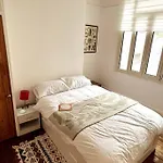 1 Bedroom Flat Garden In Clapham