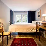 Kings Cross, Self-Contained House & Private Garden