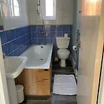 Earls Court Apartments - Fourth Floor No Lift