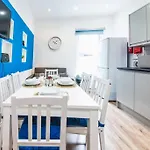 3Beds / 3Baths Close To Portobello Road