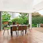 Beautiful Regents Park Apartment
