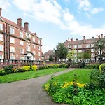 Pass The Keys - Spacious Modern 2Br Flat For 6, 3Min Walk To Hammersmith Station