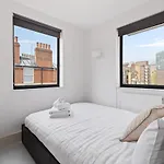 Luxurious Harrods Penthouse With Stunning Views