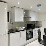 Modern Single Room In Kensington Central London