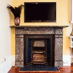 Central London Apartment *