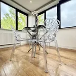 Beautifully Presented Apartment