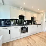 Beautifully Presented Apartment