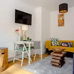 Stylish 4Bd House With Private Garden - Stratford