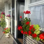 61 Nash House