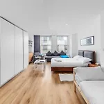 Stylish Sleep6 Flat At Iconic Piccadilly Circusvr6