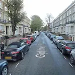 Unique Luxury Home In The Heart Of London. Air Conditioned With Private Garden
