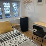 Cosy Self Contained Apartment With Private Bathroom 10 Mins To Wembley Stadium
