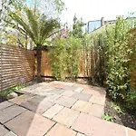 Family Home Near Clapham Common By Underthedoormat