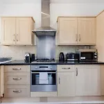Welcomestay Colliers Wood Two Bed Apartment - Home Away From Home