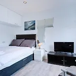 Comfy And Convenient Studio Suite Lewisham With Free Street Parking, Wifi And Quick Access To Central London Sleep 3