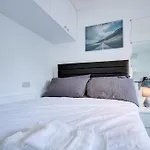 Comfy And Convenient Studio Suite Lewisham With Free Street Parking, Wifi And Quick Access To Central London Sleep 3
