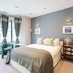 Stunning Flat In The Heart Of Parsons Green