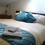 Stylish West London Get Away Shepherd Bush Market London Westfield Apartment