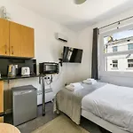 Chapel Market, Studio In Angel- Sleeps Upto 3