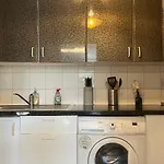 Chelsea Cromwell Road 2-Bedroom & Living Room Budget Apartment