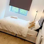 Tee Sweetlux Apartment