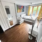 Modern Apt 15Min To Liverpool St