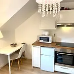 London Studio Self Contained, Newly Furbished