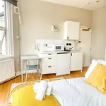 New Renovated Flat 6 Cricklewood London
