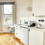 New Renovated Flat 6 Cricklewood London