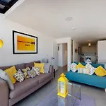 Stunning 2 Bed 2 Bath Apartment In Clerkenwell