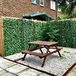 Bright 2 Bedroom House In Kennington