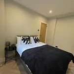Luxury 2 Bed 1 Bath In Central London By Graceful Apartments