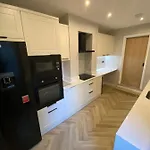Luxury 2 Bed 1 Bath In Central London By Graceful Apartments
