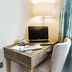 Astor Court Hotel