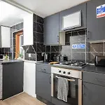 2A - Bright & Airy 2 Bed Flat - 20 Mins To Central
