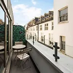 Renovated 2Br, 2Ba Near Hyde Park 1 Min From Tube