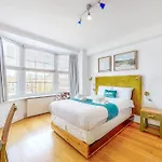 Vibrant And Sunny 2 Bedroom Apartment In Hyde Park