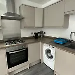 1 Bedroom Flat In Elephant And Castle Zone 1 London