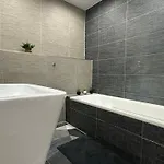 1 Bedroom Flat In Elephant And Castle Zone 1 London