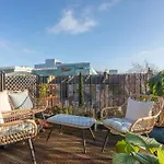 Stunning Soho House Style 3 Bed Apartment With Terrace, Near Notting Hill And Westfield