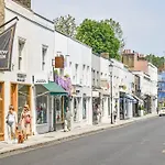 Walton Street Retreat