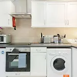 Superb Apts In Earls Court