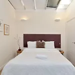 Prime Location: Modern Flat In Chelsea By Landin