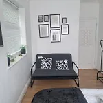 Manhattan Studio Flat Northbridge Services