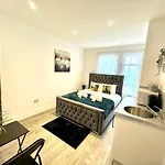 Finsbury Park Suites - Arsenal Stadium London