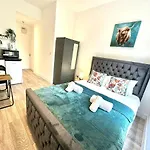 Finsbury Park Suites - Arsenal Stadium London