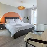 Lovely 3 Beds Penthouse