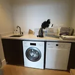 Beautiful 2-Bed Apartment In London
