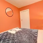 Hyde Park Private Family Apartment
