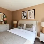 The Kilburn Crib - Stunning 3Bdr Flat